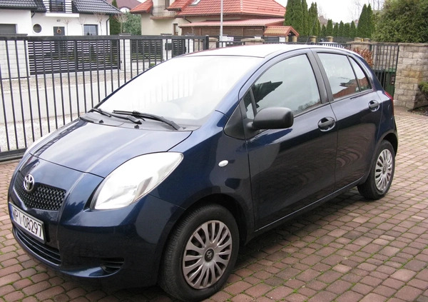 Toyota Yaris cena 13800 przebieg: 107000, rok produkcji 2007 z Piaseczno małe 7